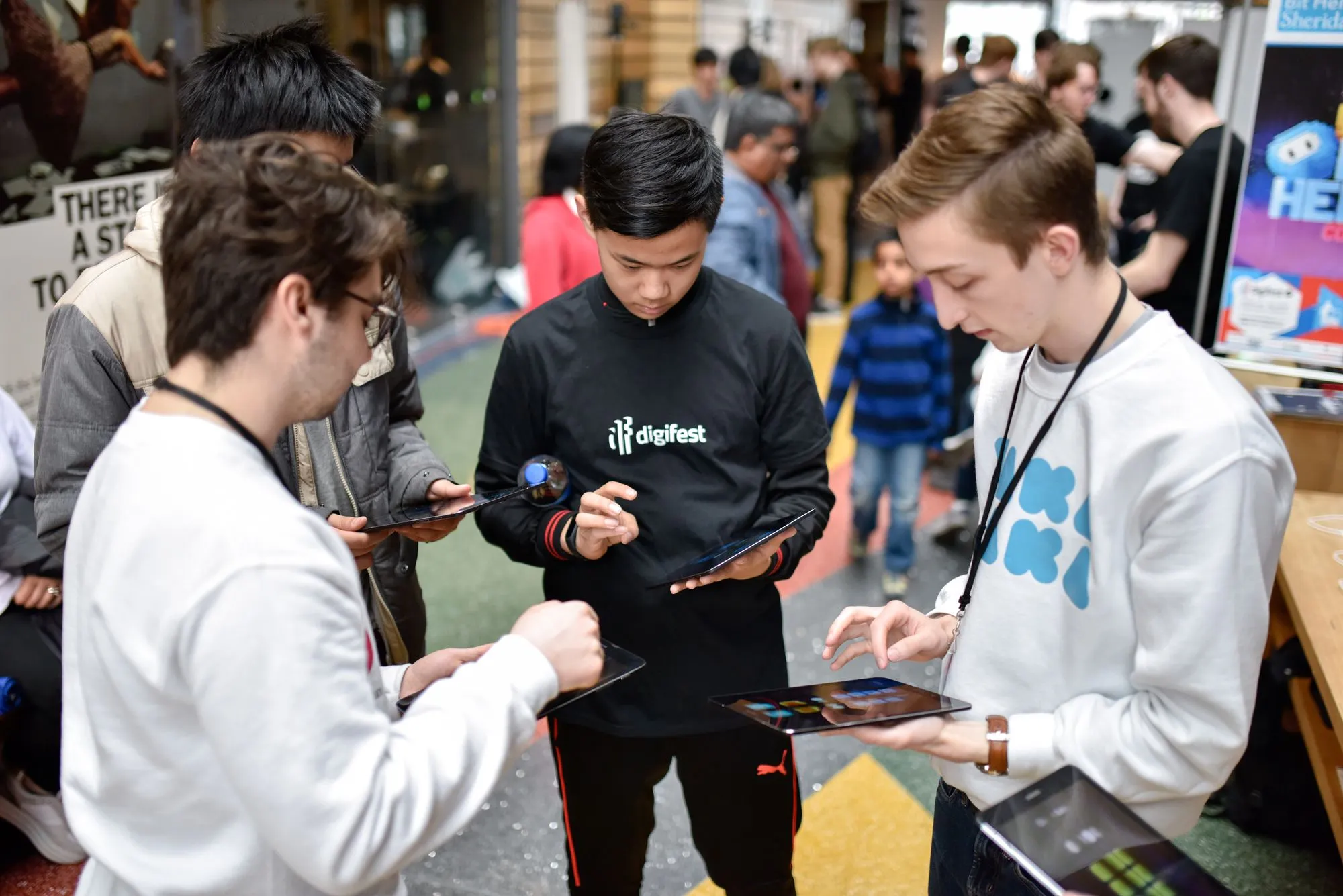 Raphaël demoing Bit Heroes Connect at Digifest 2018